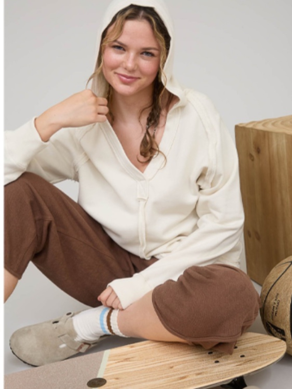 Blu Pepper Cream V-Neck Raw Edge Pullover
